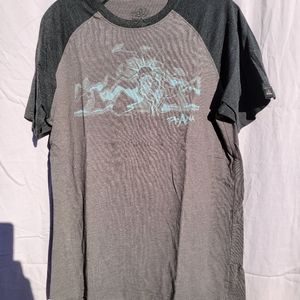 Prana Joshua Tree t-shirt, Size Medium, Grey